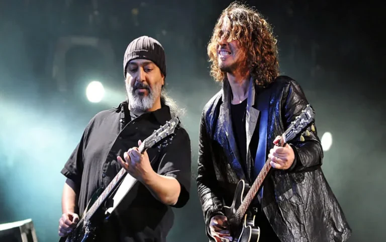 Kim Thayil de Soundgarden, “Así es como revolucionamos el sonido de Nirvana y Alice in Chains”.